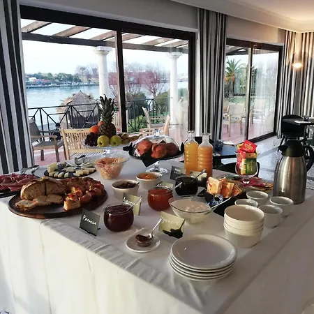 ホテル Porto - The Marina 4*